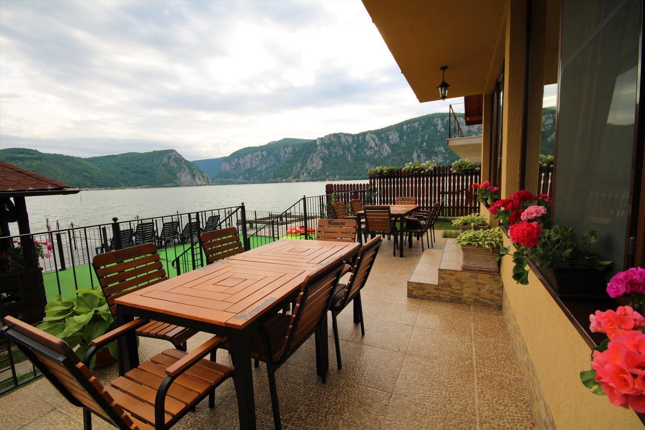 Vila Golful Dunarii Dubova Exterior foto